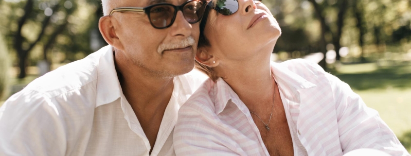 couple-with-sunglasses